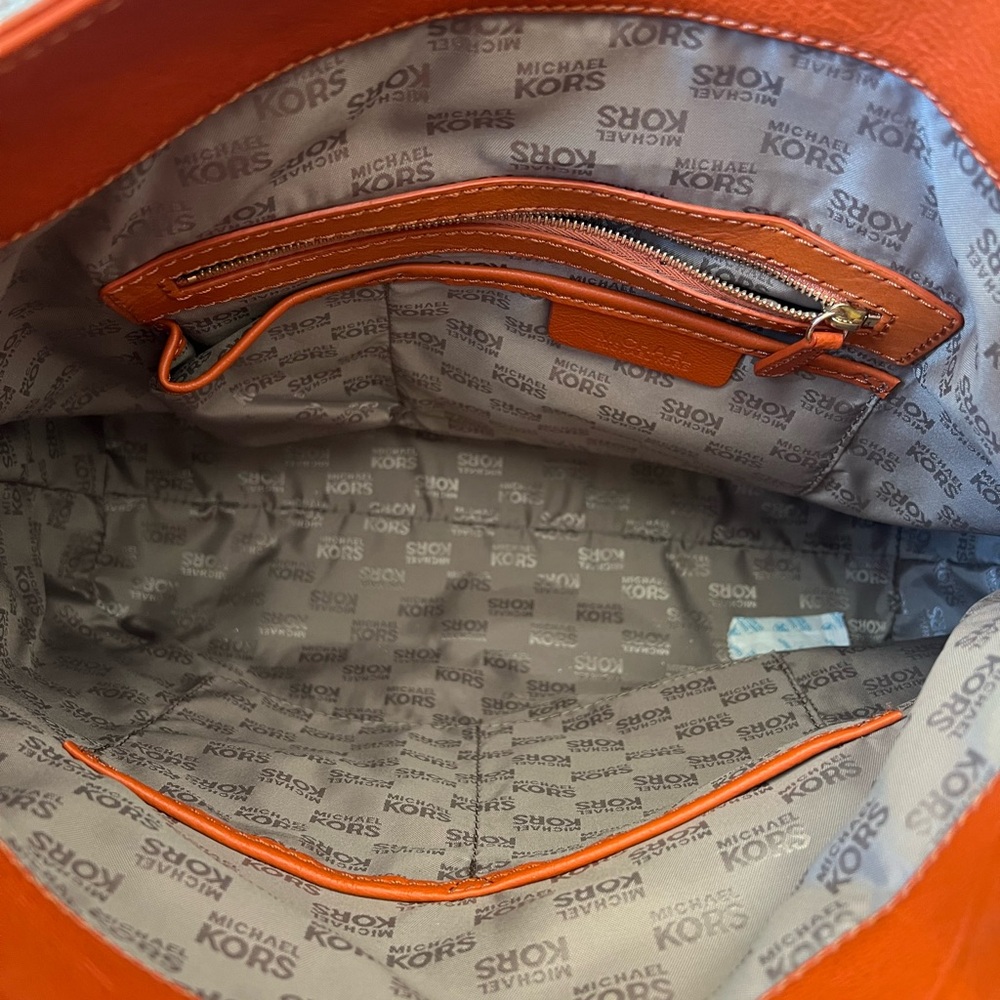 Beautiful Michael Kors 🍊 orange bag - Picture 11 of 13